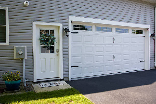 24/7 Emergency Garage Door Panel Replacement experts in Washington, NC